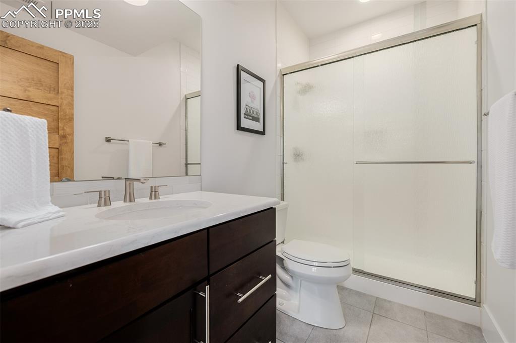 Image 29 of 50: Bathroom