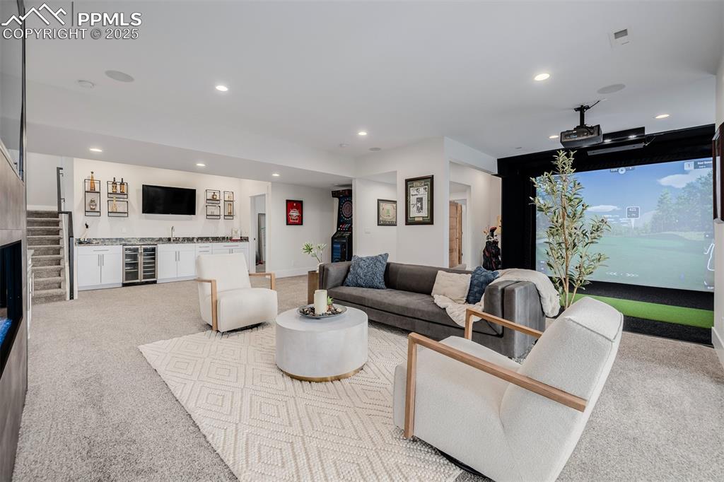 Image 37 of 50: Living Room