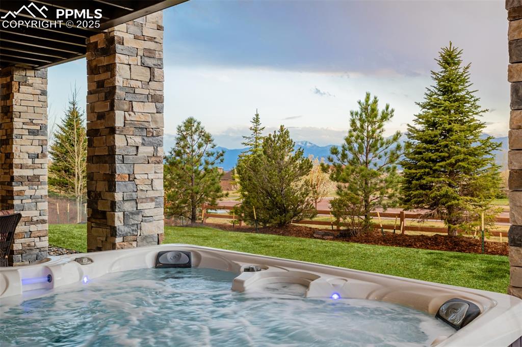 Image 47 of 50: Patio