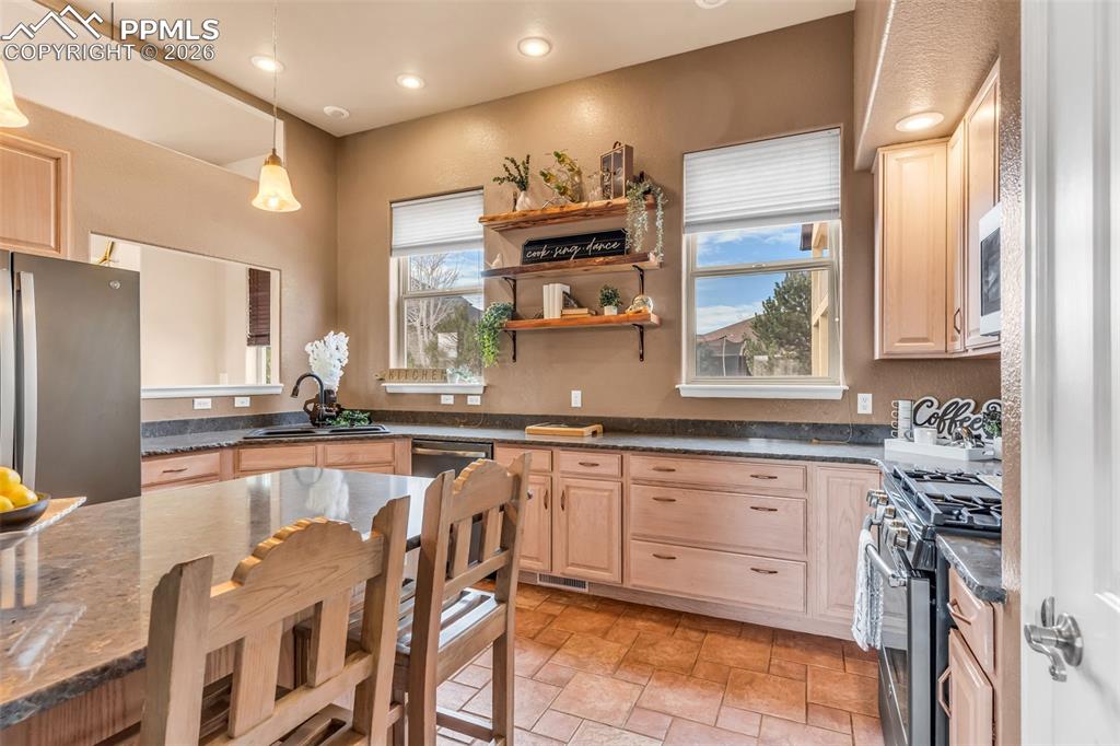 Image 11 of 49: Kitchen