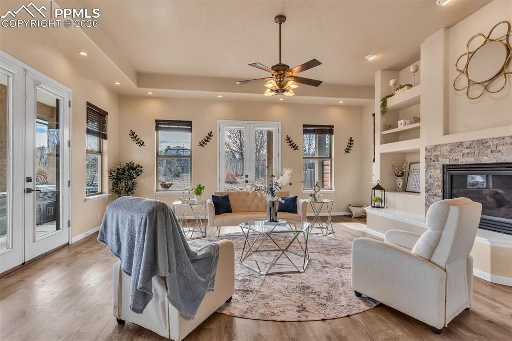 Image 16 of 49: Living Room