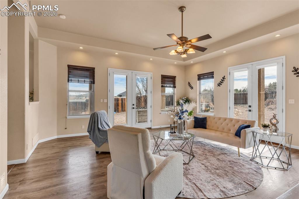 Image 17 of 49: Living Room