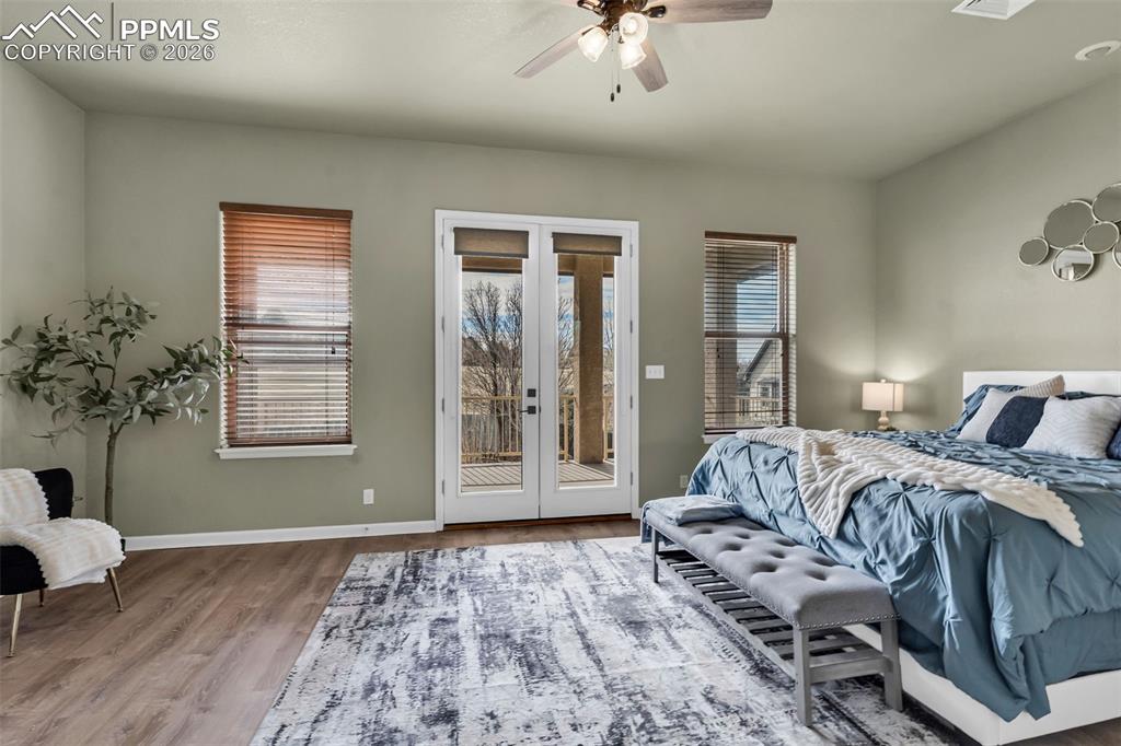 Image 21 of 49: Bedroom