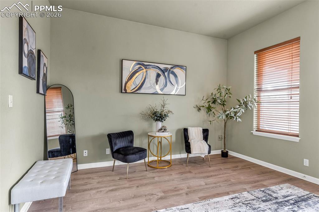 Image 24 of 49: Sitting Room