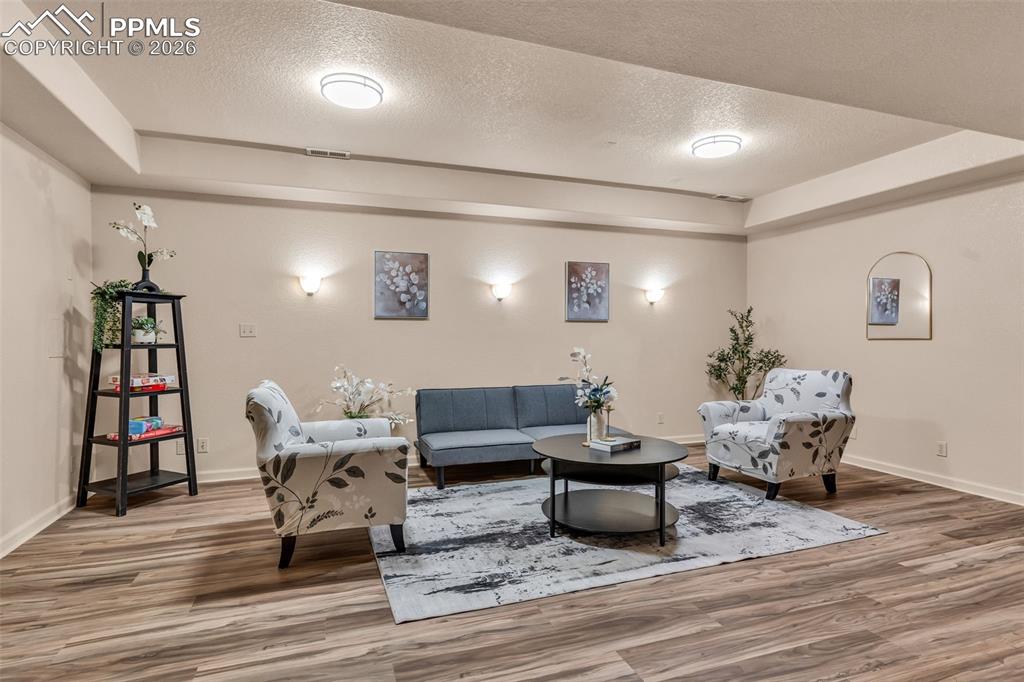 Image 34 of 49: Living Room