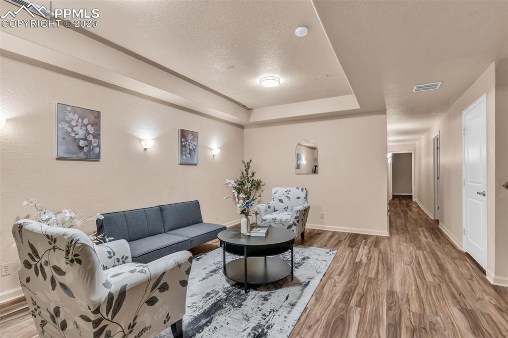 Image 35 of 49: Living Room