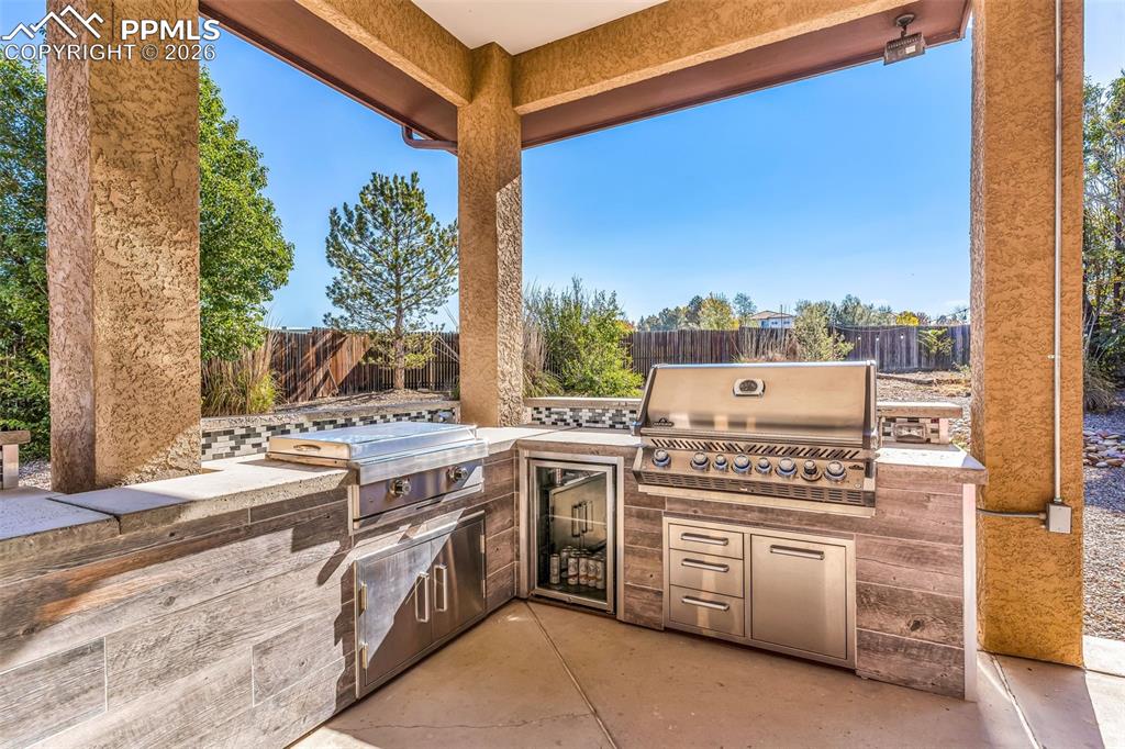 Image 44 of 49: Patio