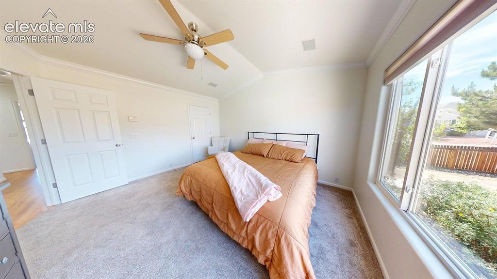 Image 19 of 31: Bedroom