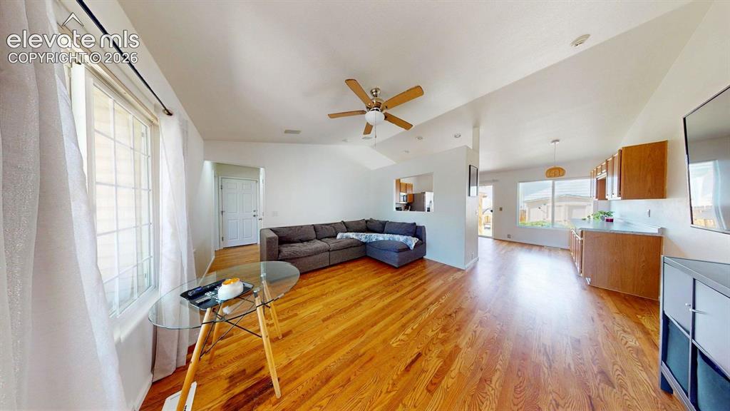 Image 6 of 31: Living Room