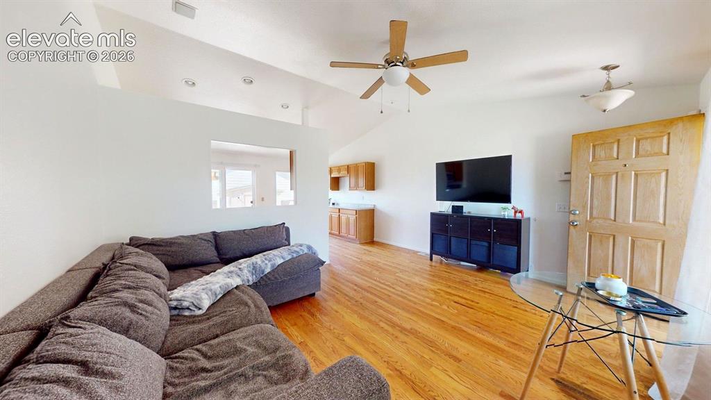 Image 9 of 31: Living Room