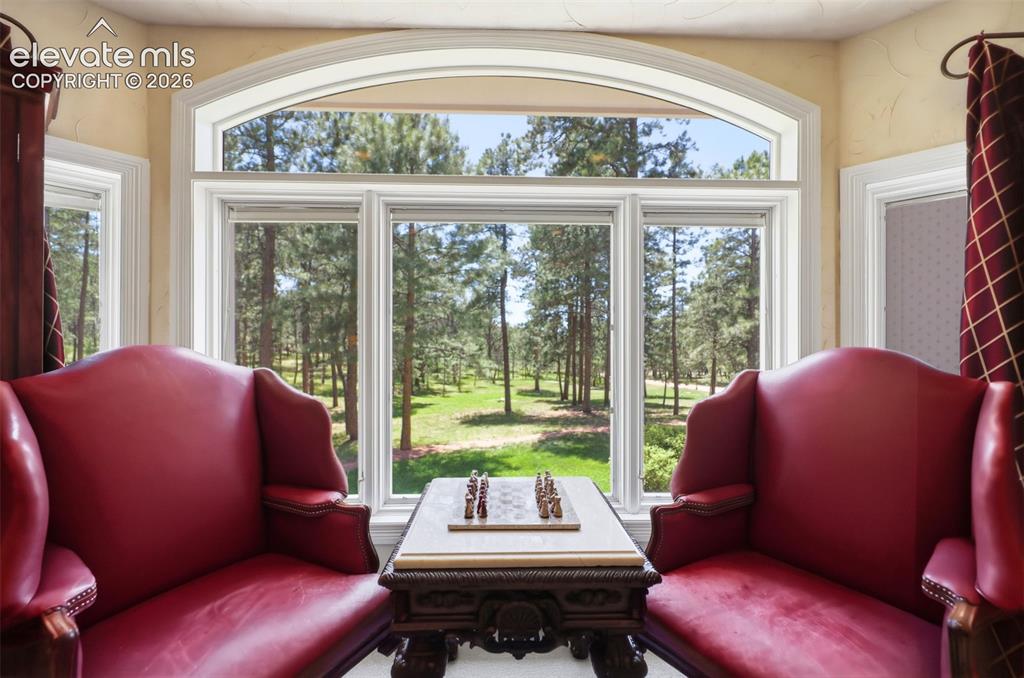 Image 11 of 50: Sitting Room