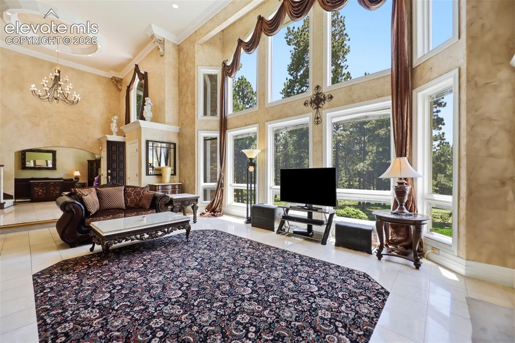Image 9 of 50: Living Room