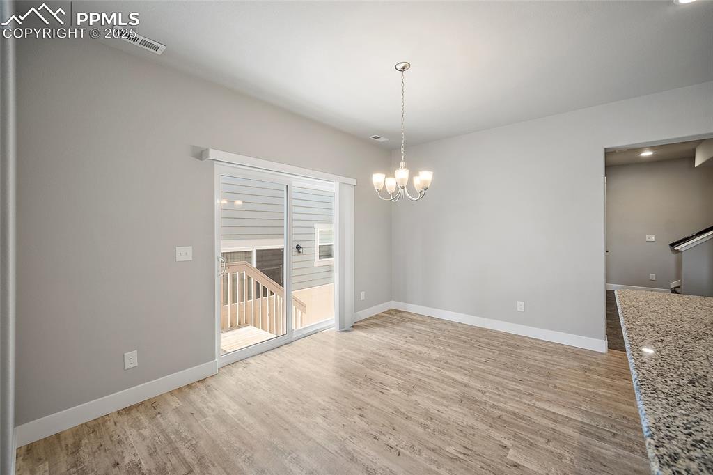 Image 12 of 50: Dining Area