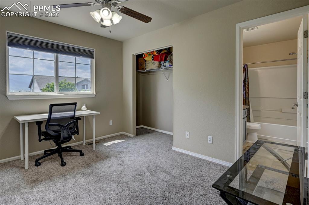 Image 24 of 44: Office