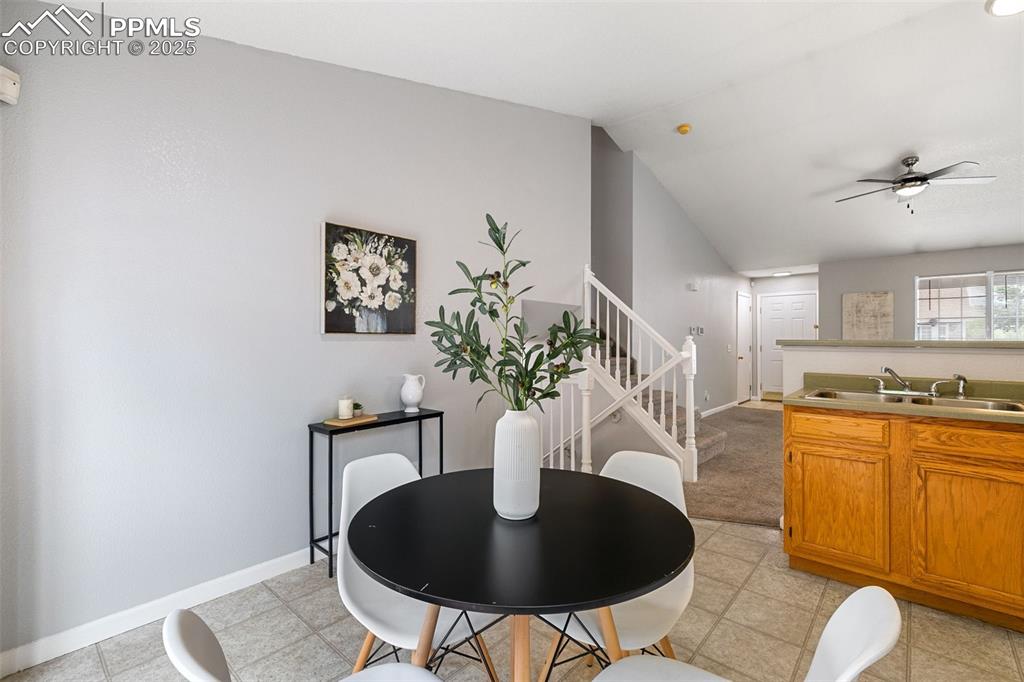 Image 17 of 47: Dining Area