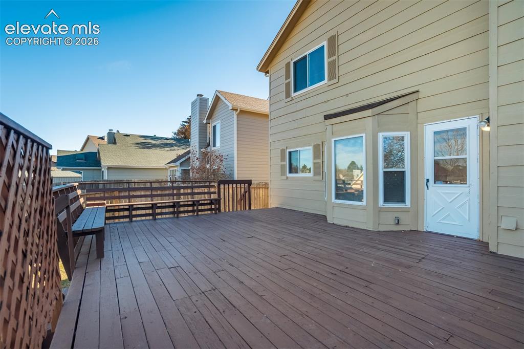 Image 38 of 40: Deck