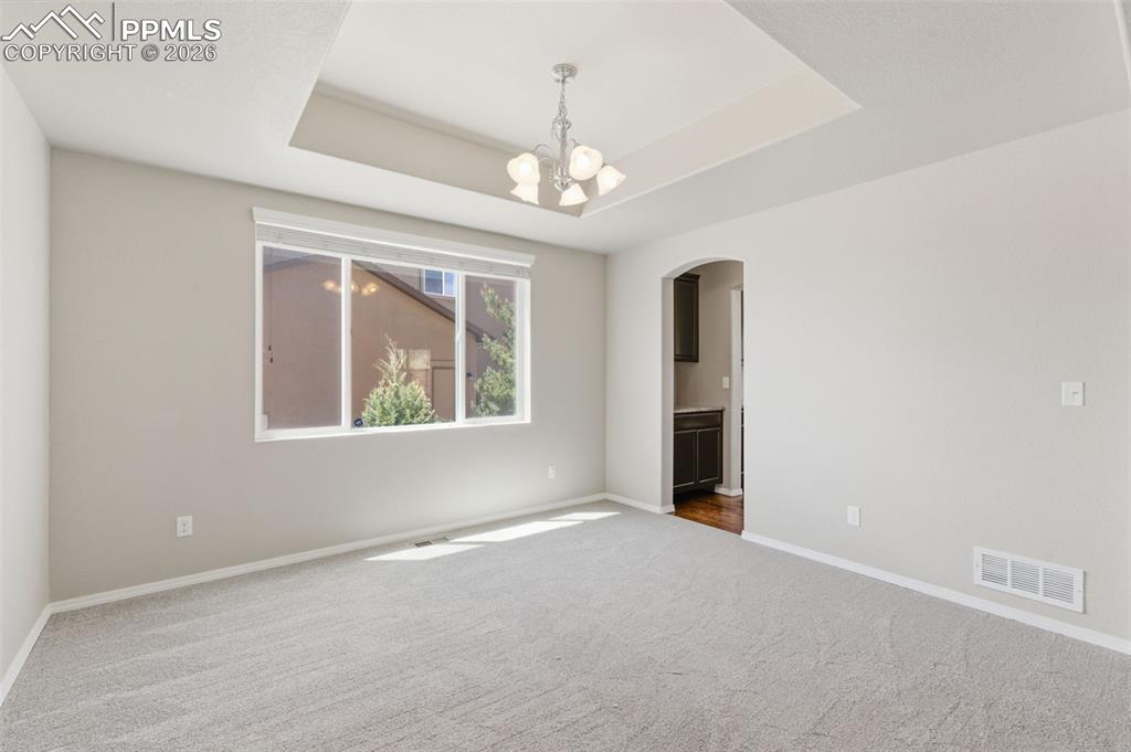 Image 13 of 39: Kitchen