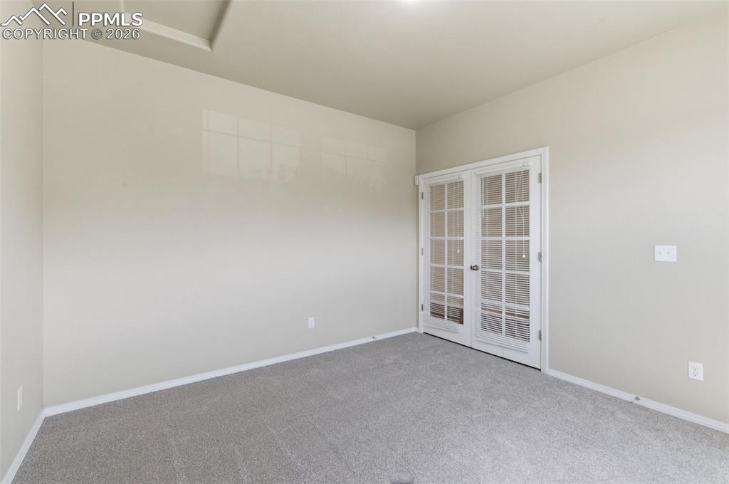 Image 16 of 39: Kitchen