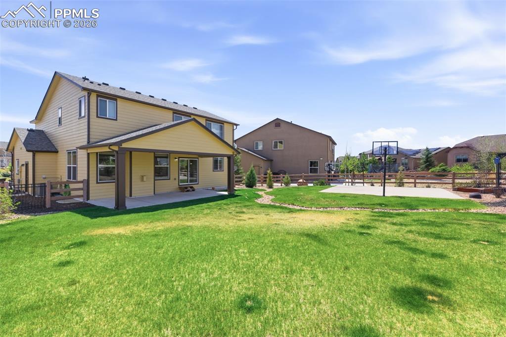 Image 36 of 39: Bedroom