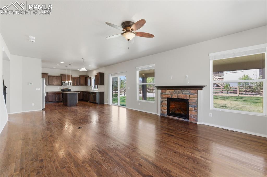 Image 6 of 39: Floor Plan