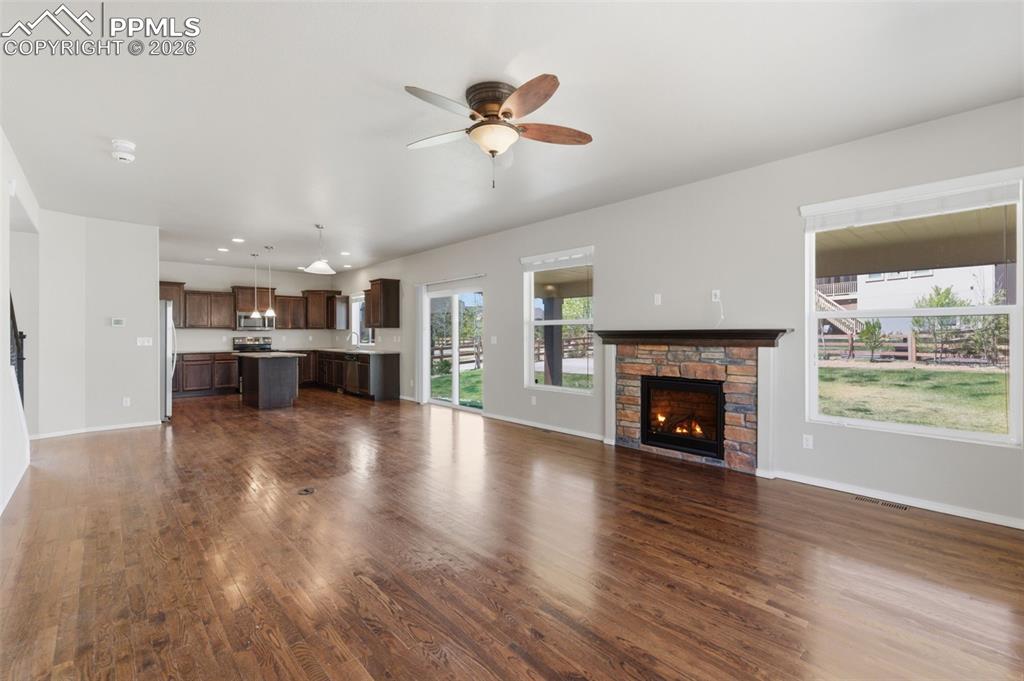 Image 7 of 39: Living Room