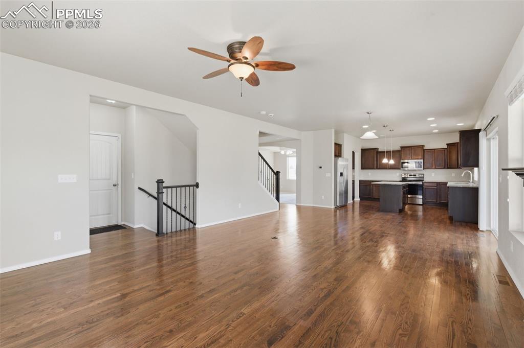 Image 8 of 39: Floor Plan