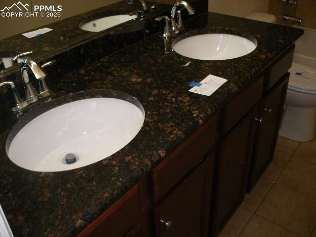 Image 10 of 44: Bathroom