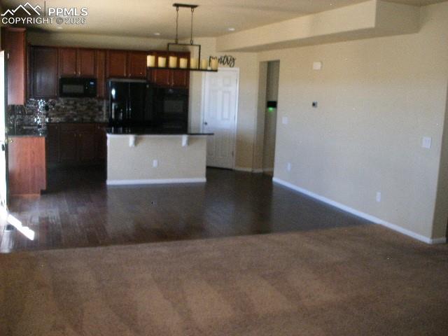 Image 17 of 44: Kitchen