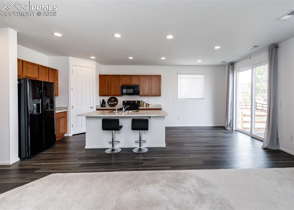 Image 11 of 42: Kitchen