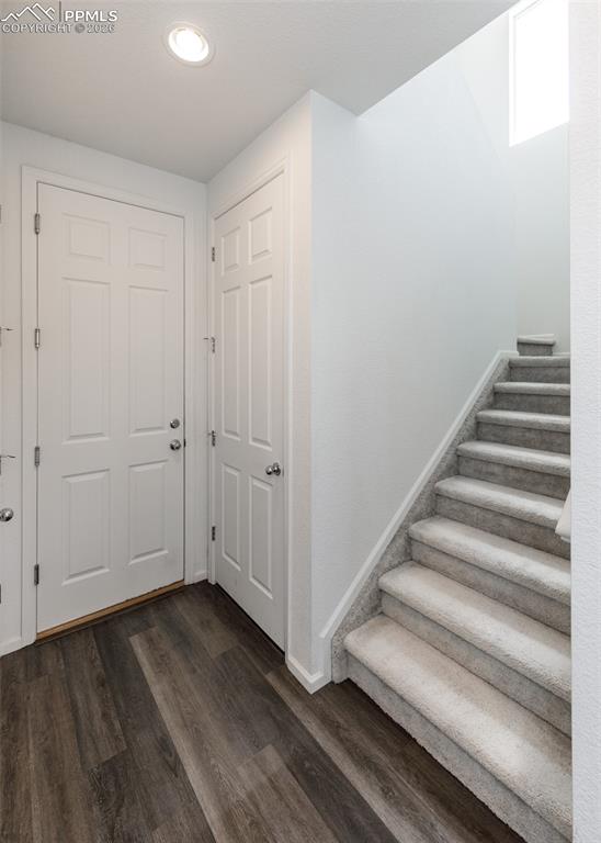 Image 18 of 42: Entry