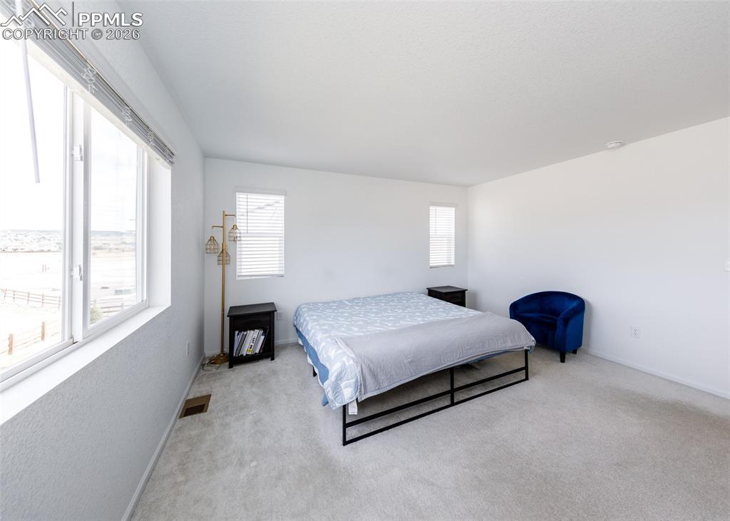 Image 21 of 42: Bedroom