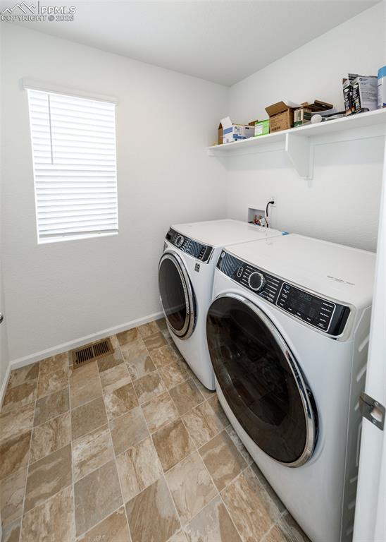 Image 34 of 42: Laundry