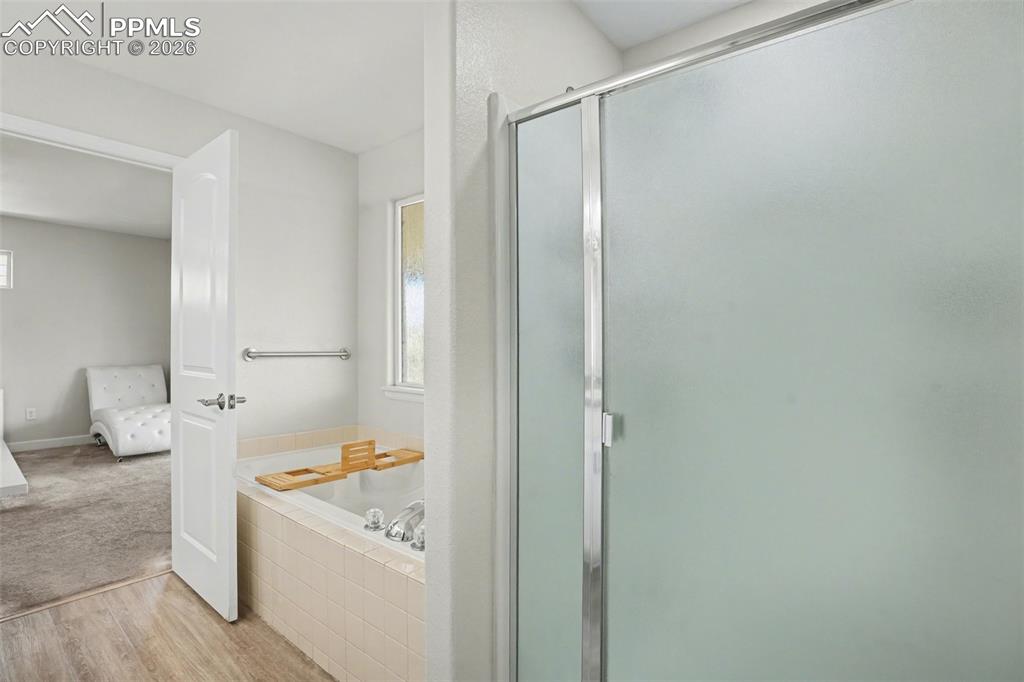 Image 13 of 30: Bathroom