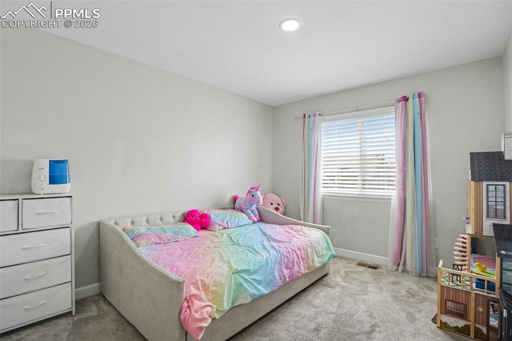 Image 17 of 30: Bedroom