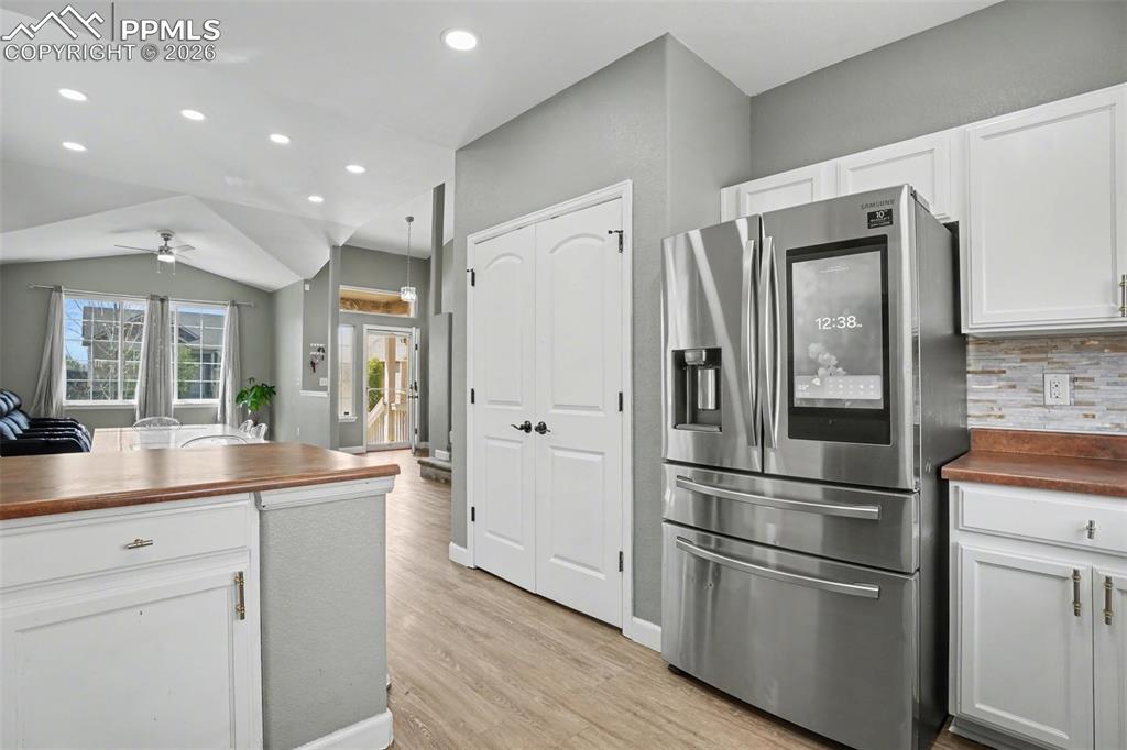 Image 23 of 30: Kitchen