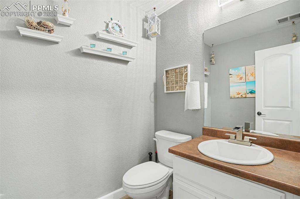 Image 8 of 30: Bathroom