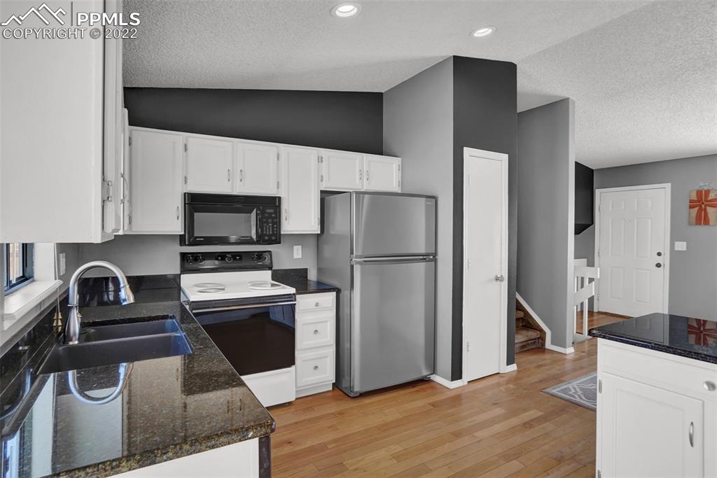 Listing 1396700, Image 8 of 25