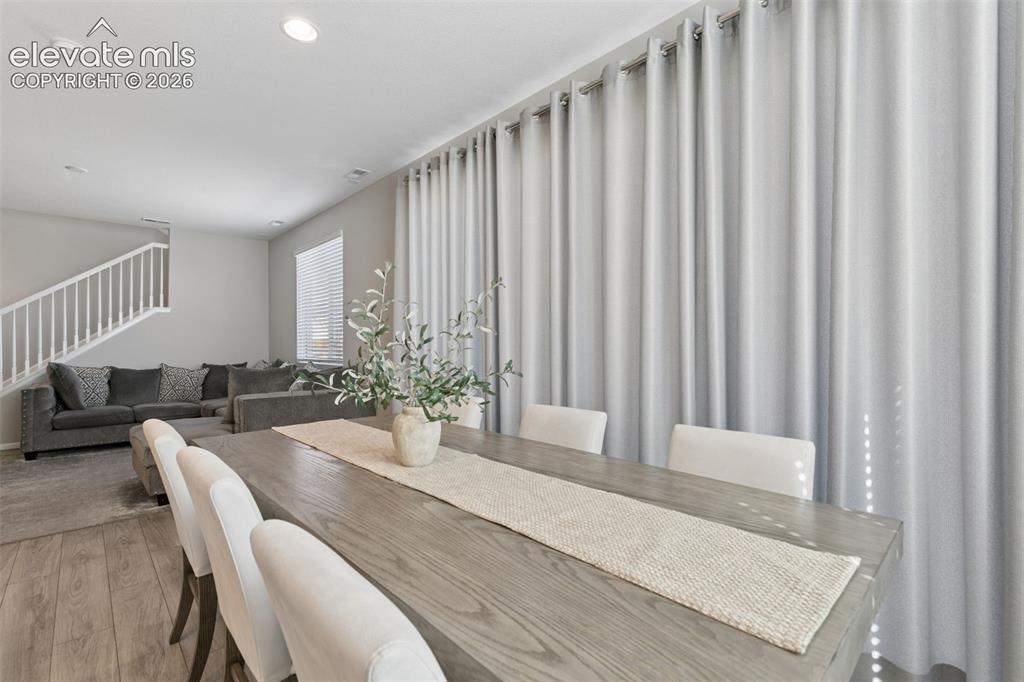 Image 16 of 36: Dining Area