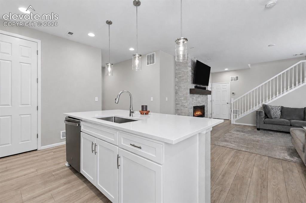 Image 9 of 36: Kitchen