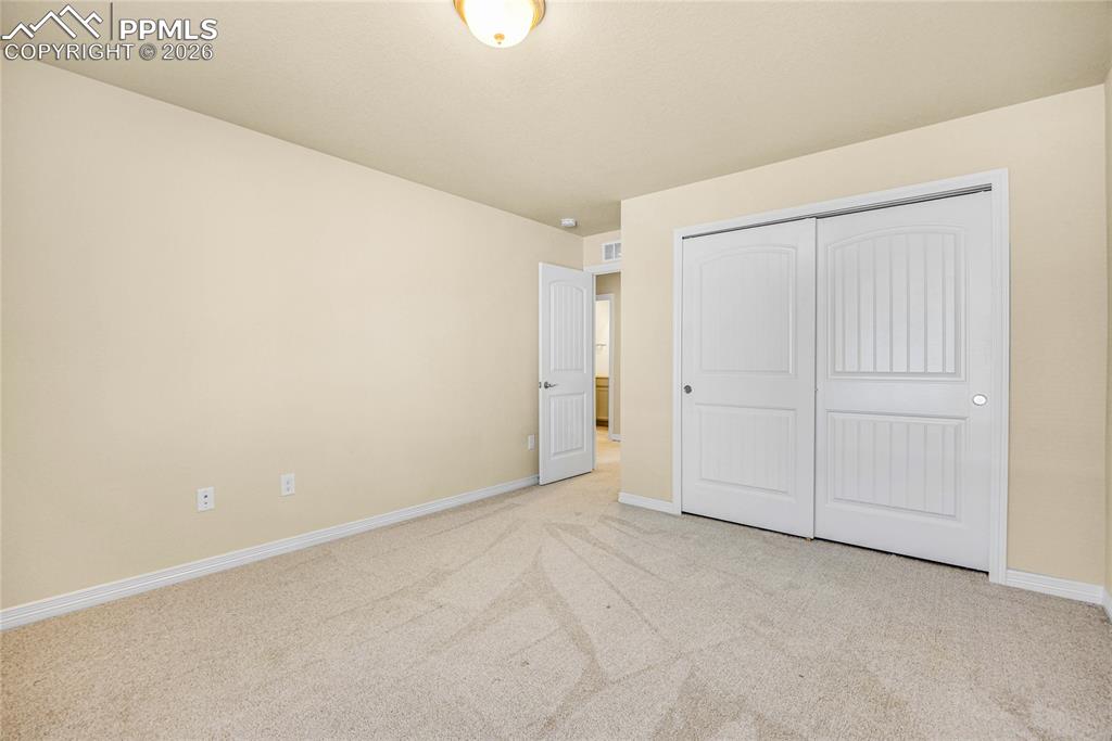 Image 20 of 25: Bedroom