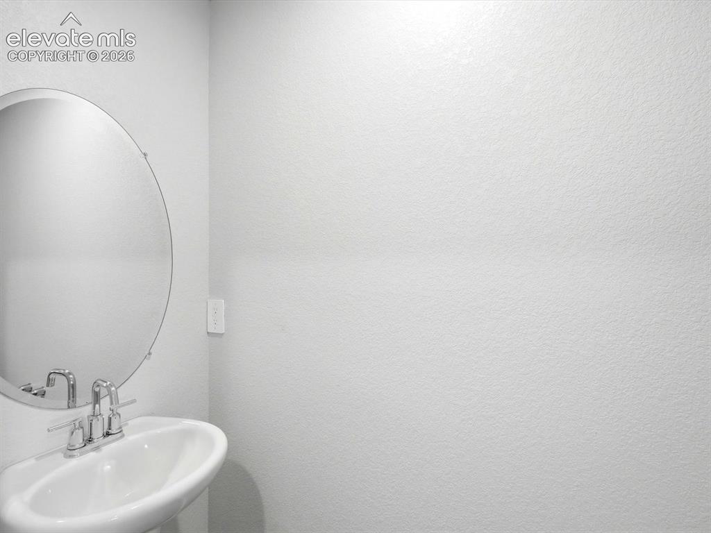 Image 10 of 25: Bathroom