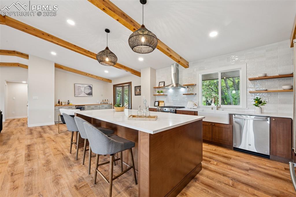 Image 13 of 32: Kitchen