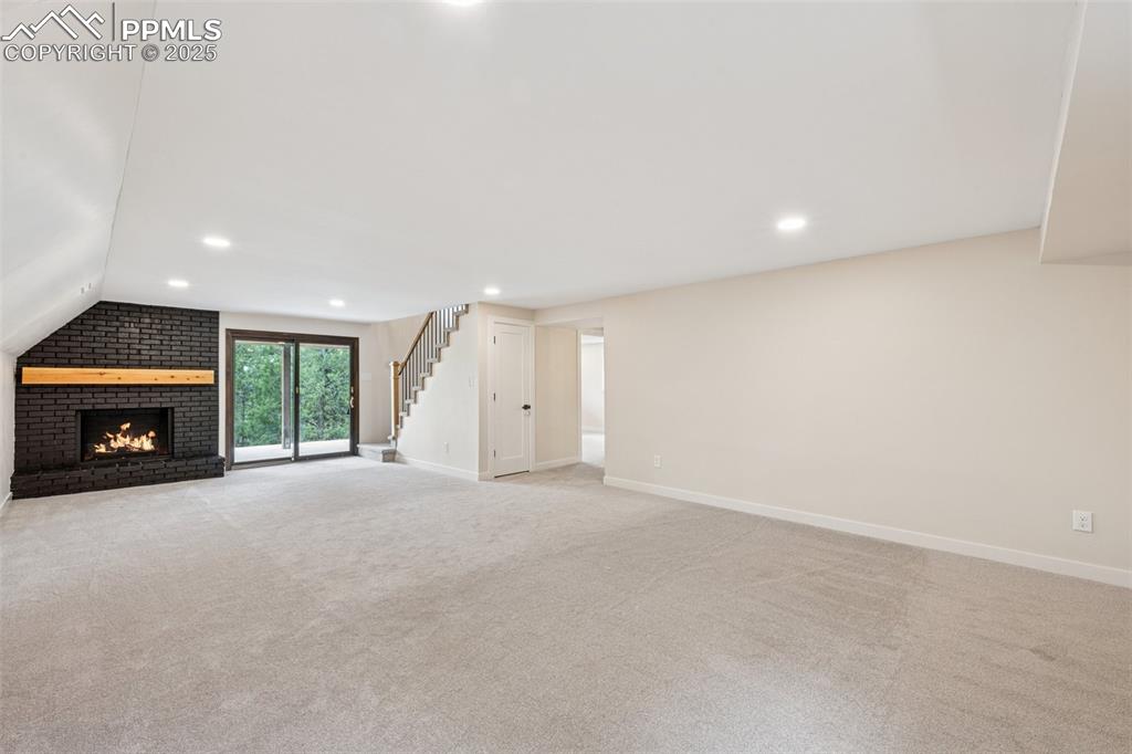Image 21 of 32: Family Room