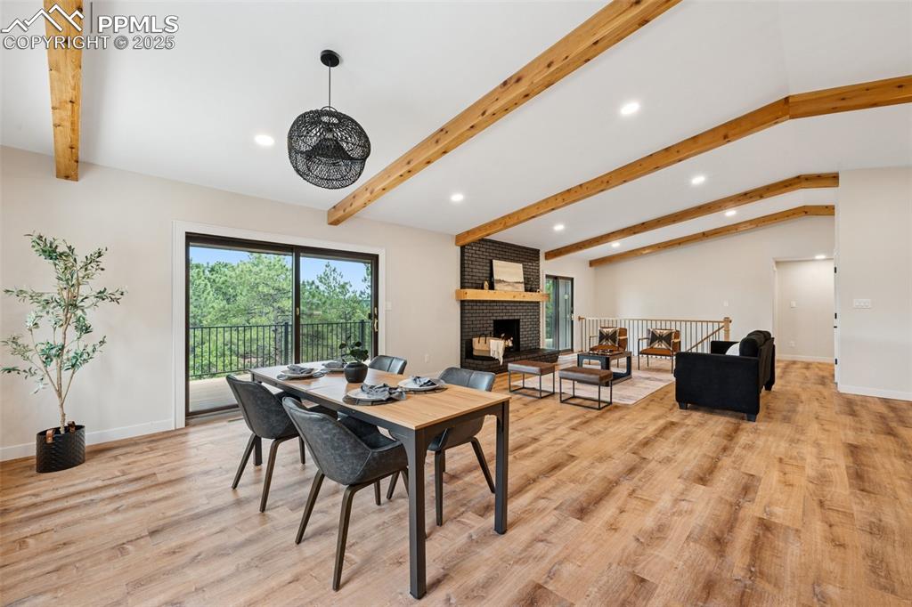 Image 6 of 32: Dining Area