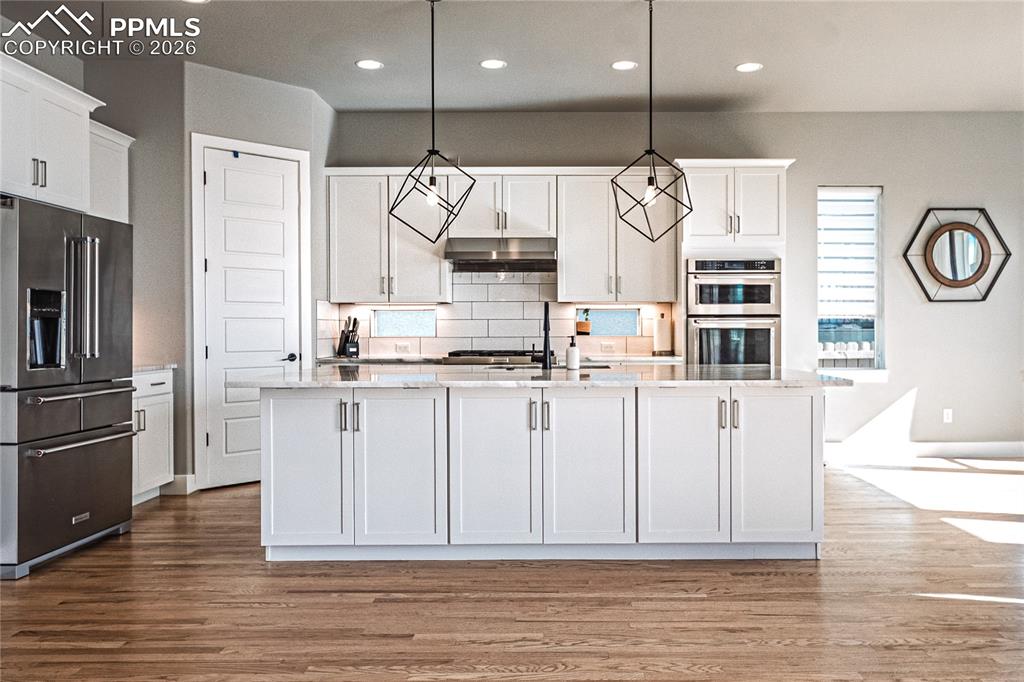 Image 12 of 47: Kitchen