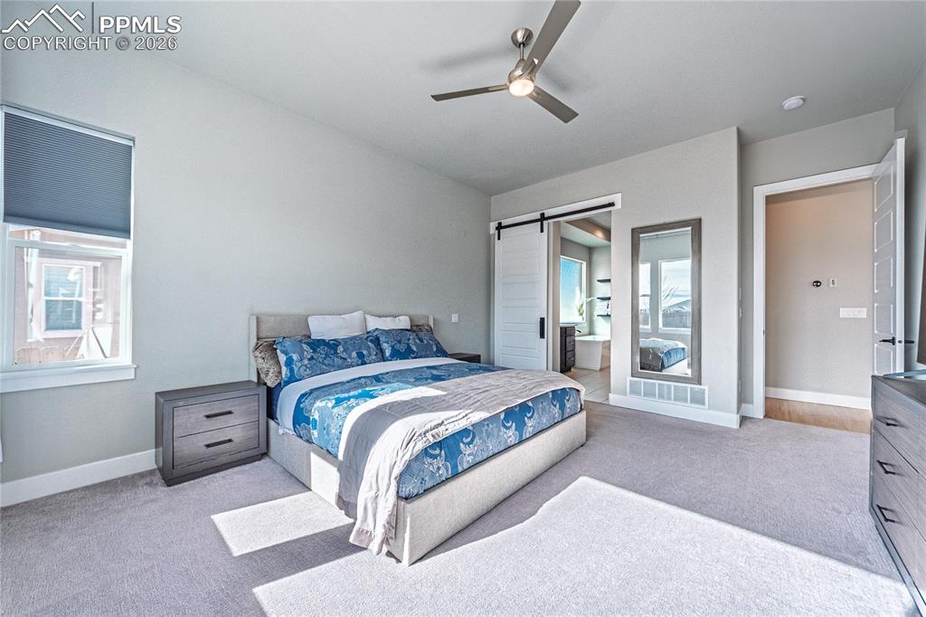 Image 17 of 47: Bedroom