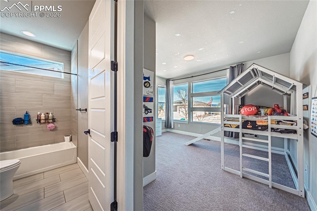 Image 25 of 47: Bedroom