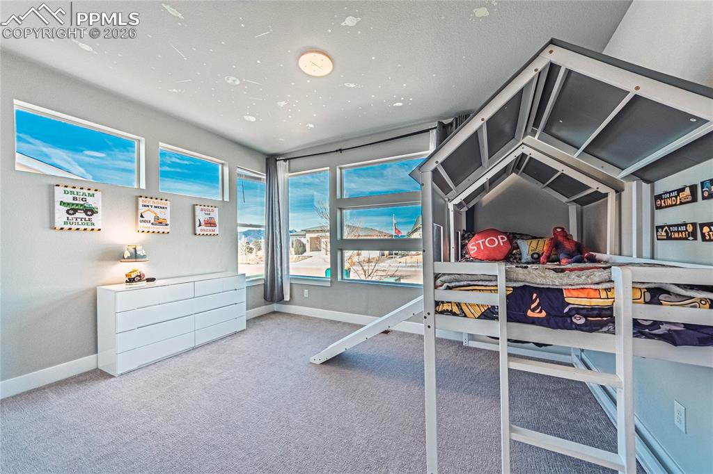 Image 26 of 47: Bedroom