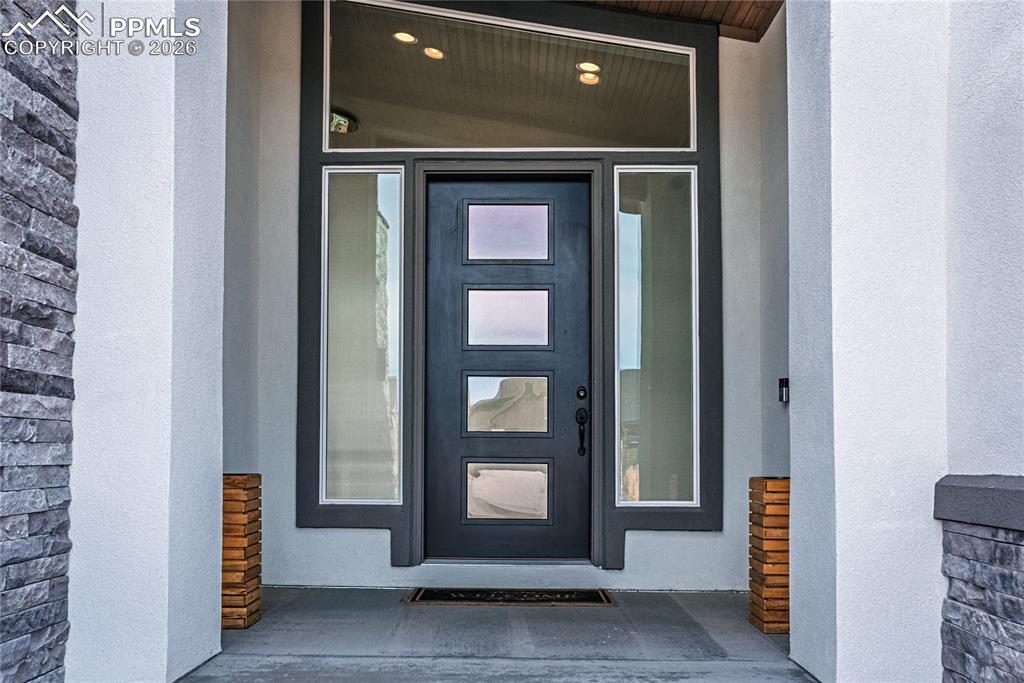 Image 3 of 47: Entry