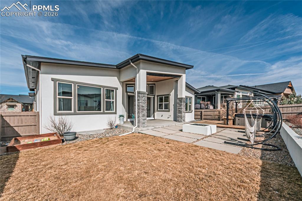 Image 45 of 47: Back of Structure